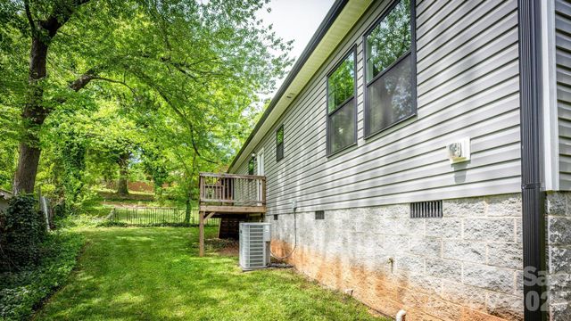 614 E Front Street, Statesville, NC 28677
