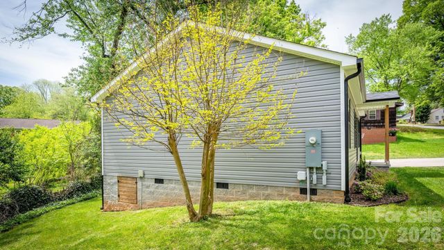 614 E Front Street, Statesville, NC 28677
