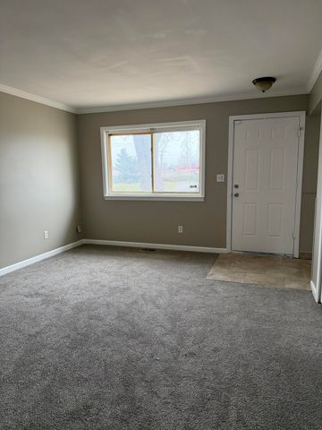 2399 Emmons Avenue, Warren, MI 48091