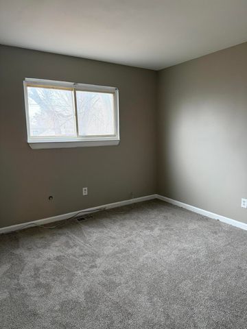 2399 Emmons Avenue, Warren, MI 48091