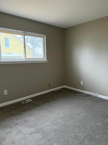 2399 Emmons Avenue, Warren, MI 48091