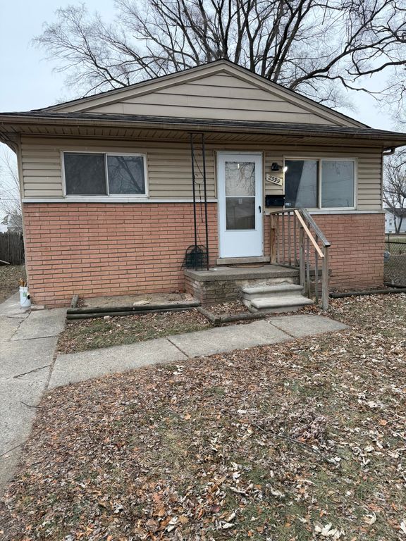 2399 Emmons Avenue, Warren, MI 48091