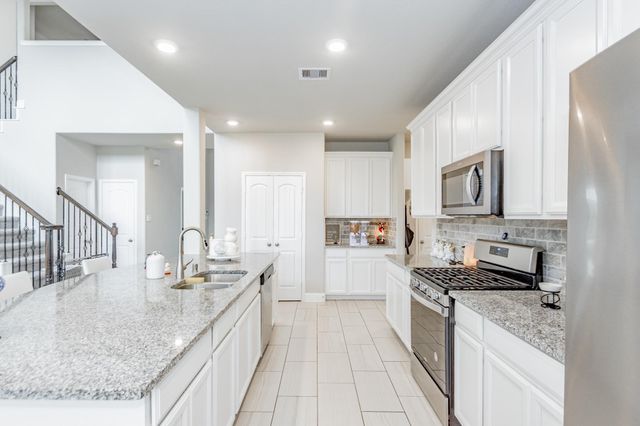 319 Clifton Crane Road, La Porte, TX 77571