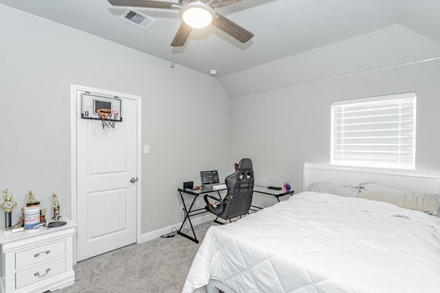 319 Clifton Crane Road, La Porte, TX 77571