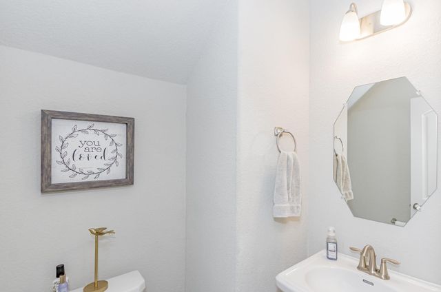 319 Clifton Crane Road, La Porte, TX 77571