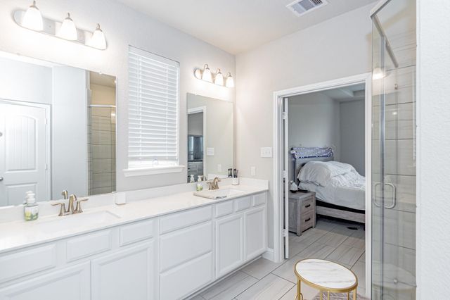 319 Clifton Crane Road, La Porte, TX 77571