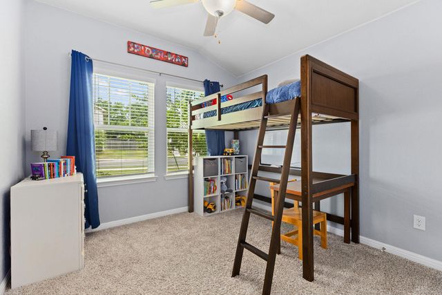 934 Main ST, Hutto, TX 78634