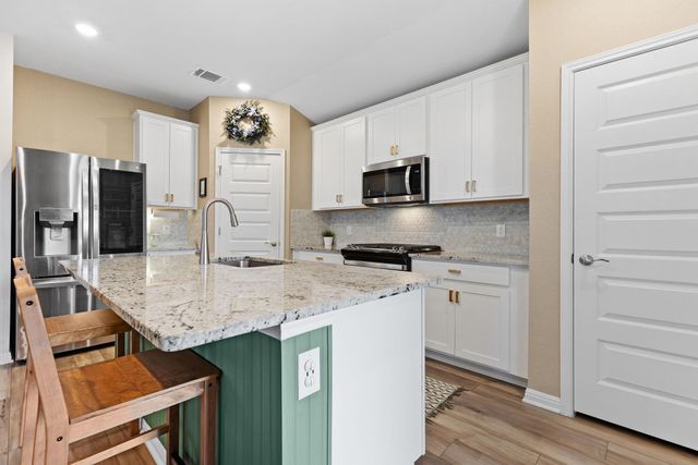 934 Main ST, Hutto, TX 78634