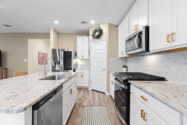 934 Main ST, Hutto, TX 78634