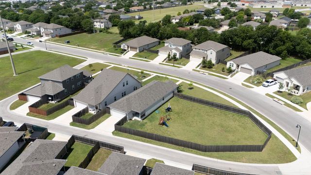 934 Main ST, Hutto, TX 78634