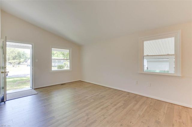 1014 E Russell CT, Newport News, VA 23605