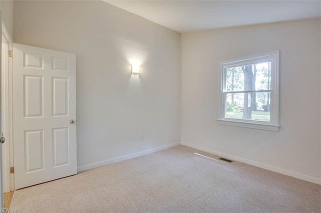 1014 E Russell CT, Newport News, VA 23605