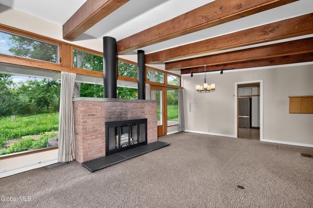 323 Oakridge Drive, Rotterdam, NY 12306