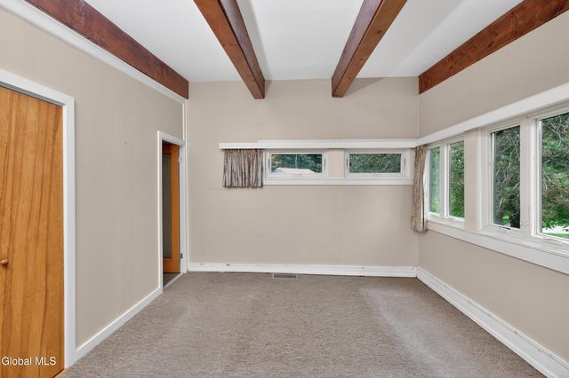 323 Oakridge Drive, Rotterdam, NY 12306