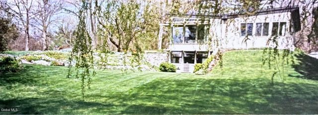 323 Oakridge Drive, Rotterdam, NY 12306