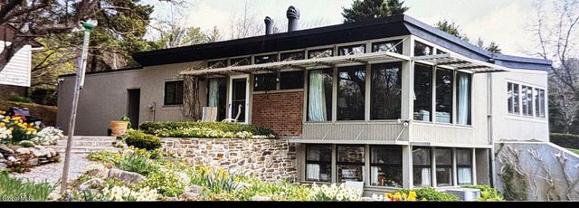323 Oakridge Drive, Rotterdam, NY 12306