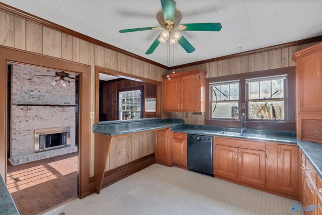 2103 Lee High Drive NE, Huntsville, AL 35811