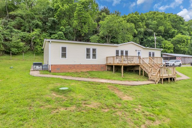 593 Rogues Fork Rd, Bethpage, TN 37022