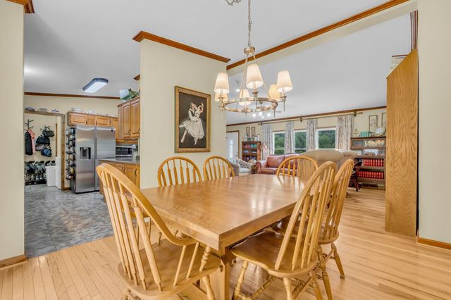 593 Rogues Fork Rd, Bethpage, TN 37022
