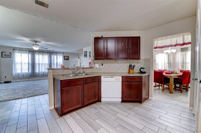 11027 E Fall Fern Circle, Houston, TX 77044