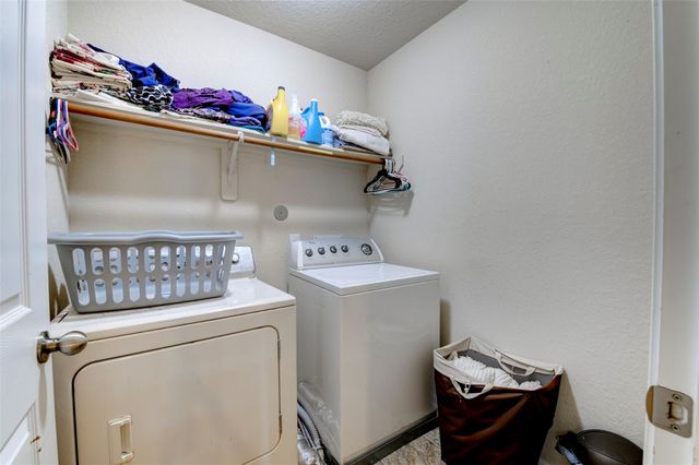 11027 E Fall Fern Circle, Houston, TX 77044