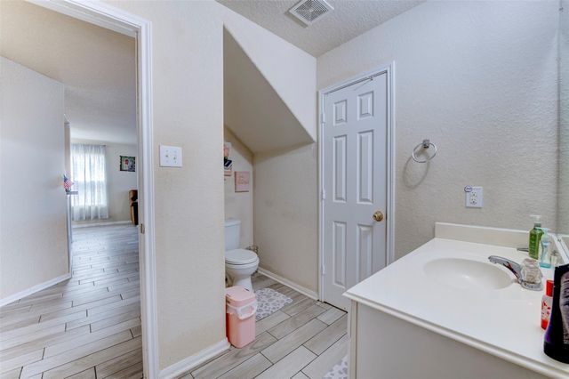 11027 E Fall Fern Circle, Houston, TX 77044