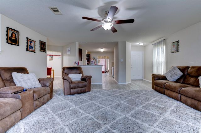 11027 E Fall Fern Circle, Houston, TX 77044