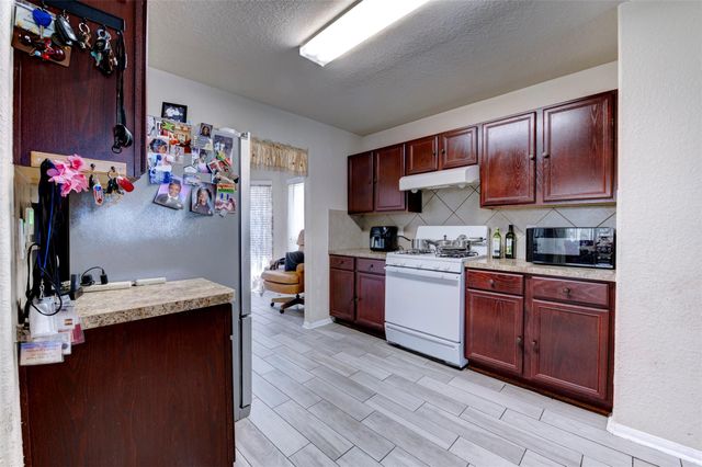11027 E Fall Fern Circle, Houston, TX 77044