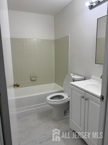 27 dennis Court, Hightstown, NJ 08520