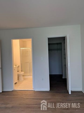 27 dennis Court, Hightstown, NJ 08520