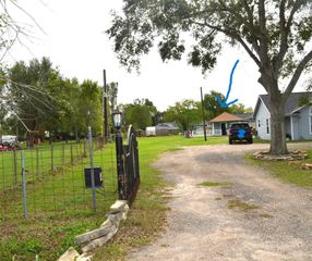 29315 Burton Cemetery Rd, Waller, TX 77484