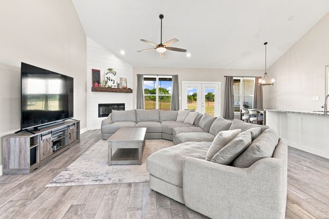 121 Friendship Way, Boyd, TX 76023