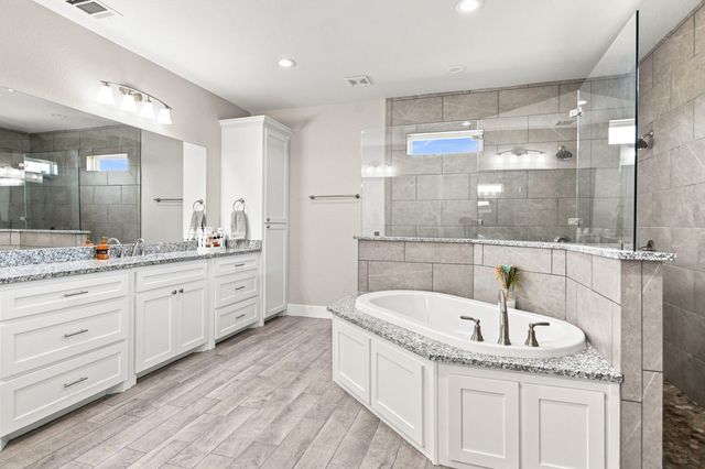 121 Friendship Way, Boyd, TX 76023