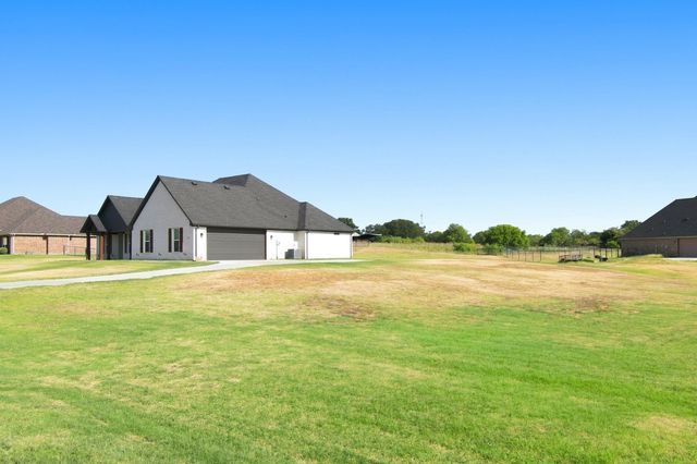 121 Friendship Way, Boyd, TX 76023