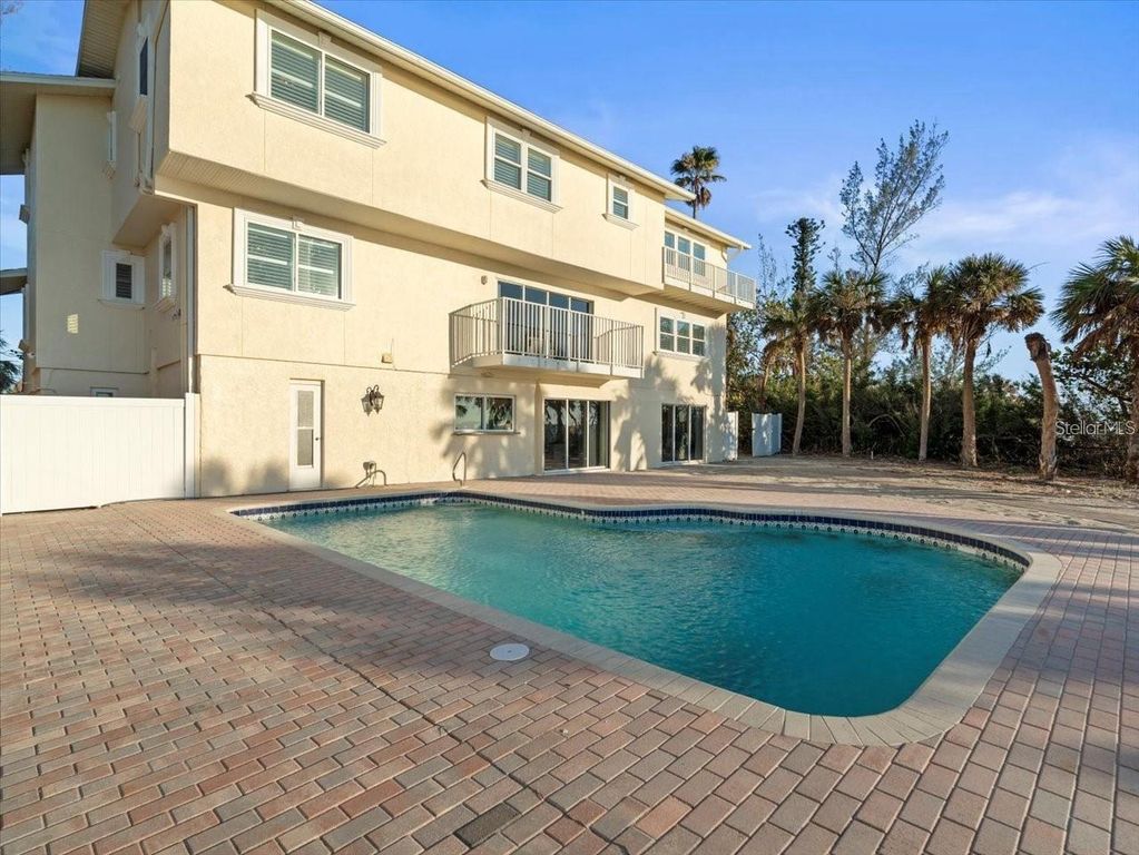 Image 5 of property listing at 8030 MANASOTA KEY ROAD, Englewood, FL 34223