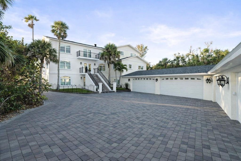 Image 9 of property listing at 8030 MANASOTA KEY ROAD, Englewood, FL 34223