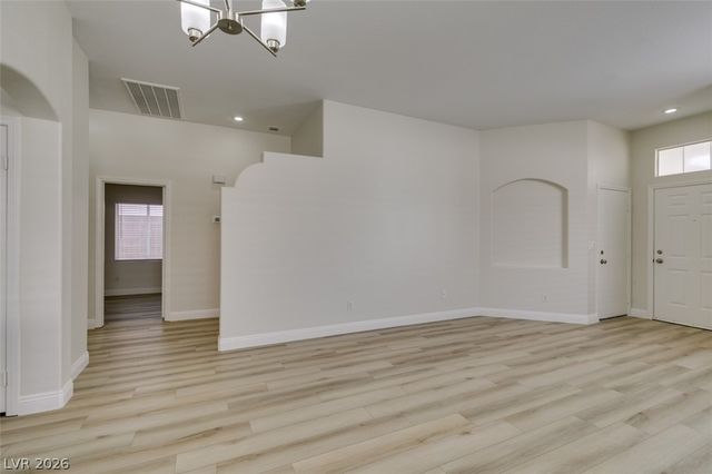 916 Autumn Royal Lane, Las Vegas, NV 89144