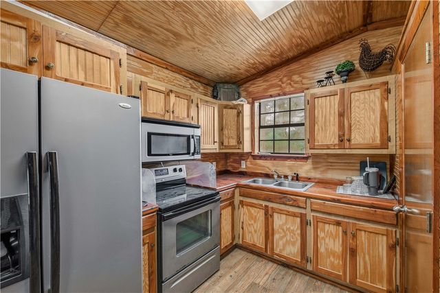 7244 Fm 2549, Hearne, TX 77859