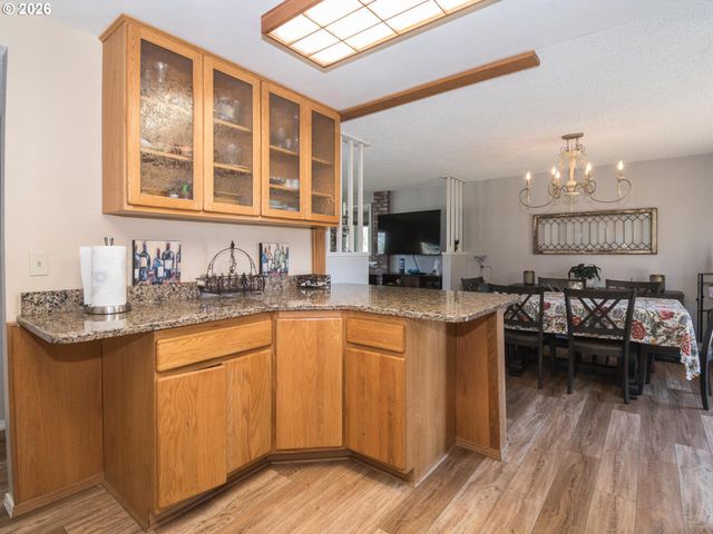 4031 Se KNARR Cir, Troutdale, OR 97060