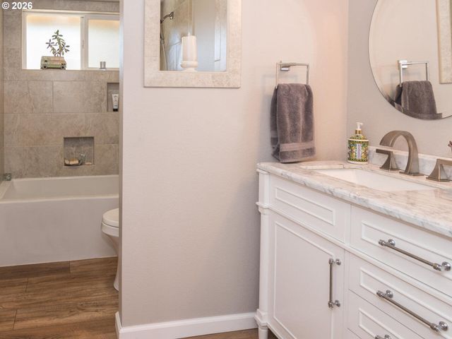 4031 Se KNARR Cir, Troutdale, OR 97060