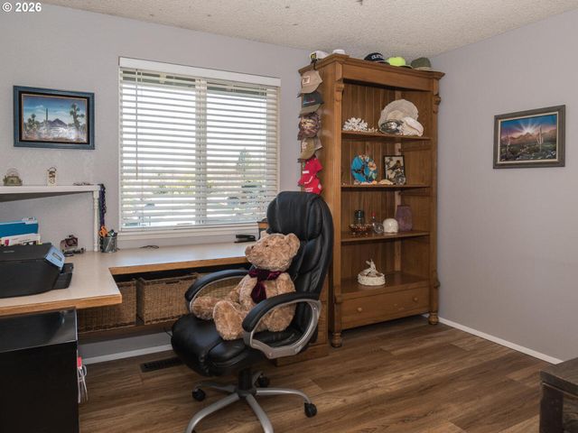 4031 Se KNARR Cir, Troutdale, OR 97060