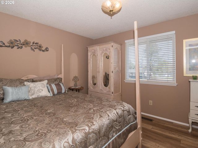 4031 Se KNARR Cir, Troutdale, OR 97060