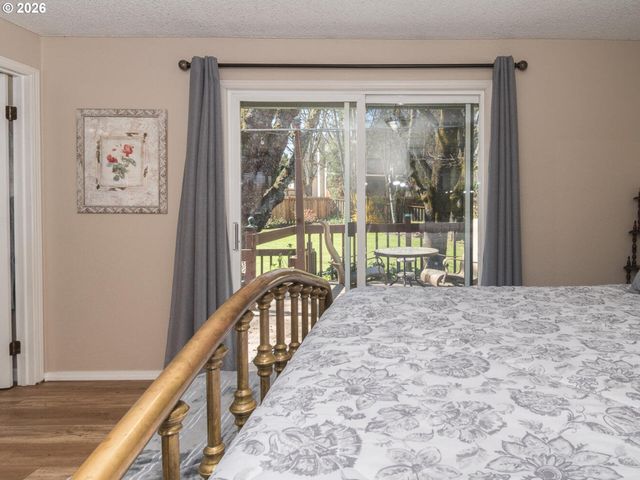 4031 Se KNARR Cir, Troutdale, OR 97060