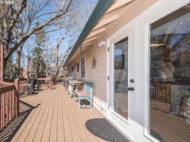 4031 Se KNARR Cir, Troutdale, OR 97060