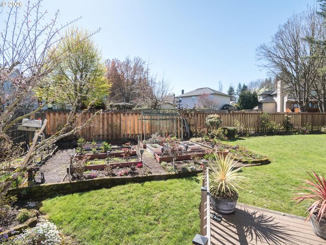 4031 Se KNARR Cir, Troutdale, OR 97060