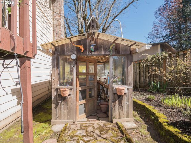 4031 Se KNARR Cir, Troutdale, OR 97060