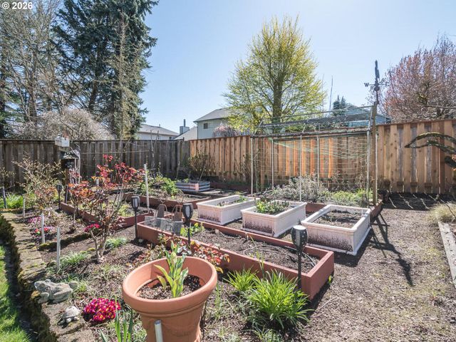 4031 Se KNARR Cir, Troutdale, OR 97060