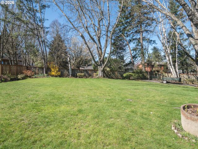 4031 Se KNARR Cir, Troutdale, OR 97060