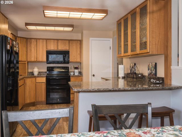 4031 Se KNARR Cir, Troutdale, OR 97060