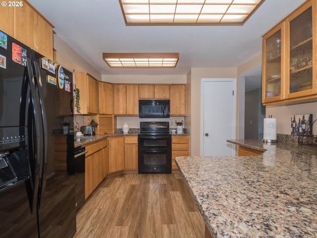 4031 Se KNARR Cir, Troutdale, OR 97060